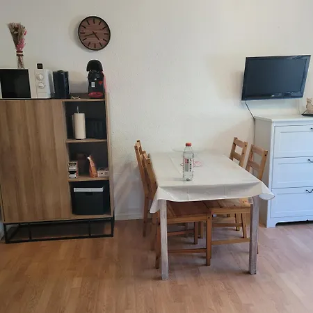 Flat Apartment *